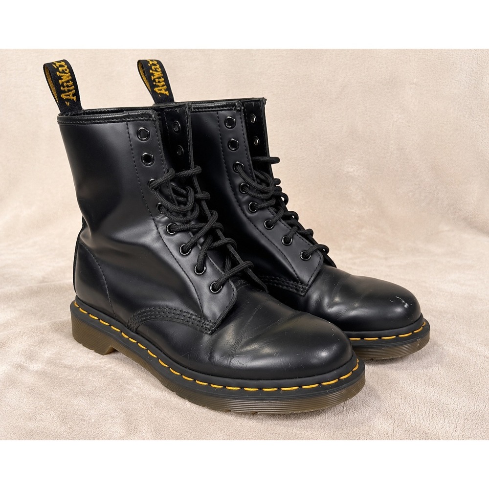 Dr. Martens 1460 W Black Leather Combat Boots Grunge Punk Edgy Iconic Sz 8